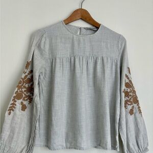 Zara Basic Light Gray Boho Blouse with Brown Floral Embroidery